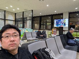 ある待合室での自撮り写真
